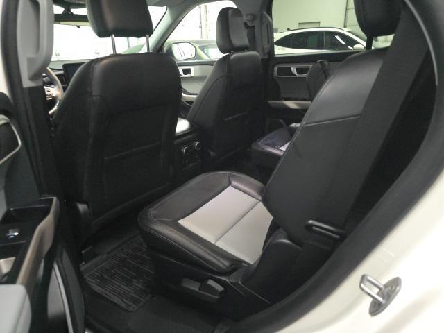 Photo of 2023 Star White Metallic Tri-Coat Ford Explorer