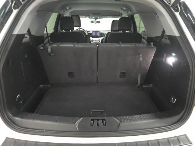 Photo of 2023 Star White Metallic Tri-Coat Ford Explorer