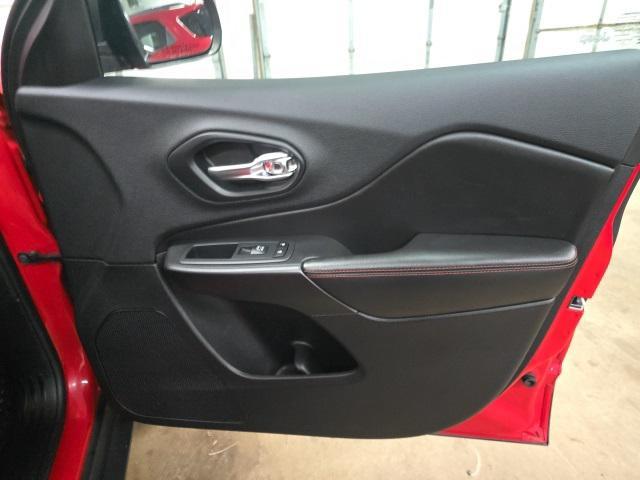 Photo of 2019 Firecracker Red Clearcoat Jeep Cherokee