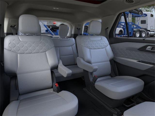 Photo of 2025 Rapid Red Metallic Tinted Clearcoat Ford Explorer