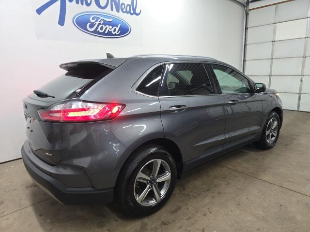 Photo of 2022 Carbonized Gray Metallic Ford Edge
