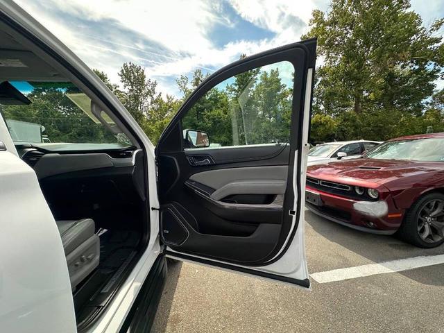 Photo of 2018 Summit White Chevrolet Tahoe