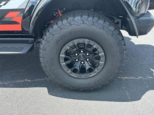 Photo of 2025 Shadow Black Ford Bronco