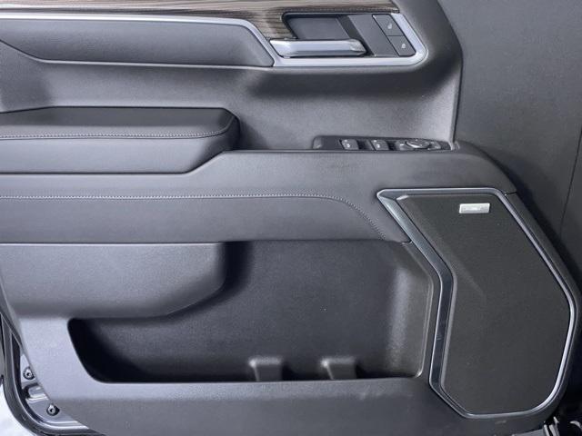 Photo of 2022 Black Chevrolet Silverado 1500