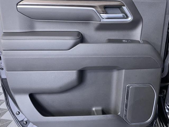 Photo of 2022 Black Chevrolet Silverado 1500