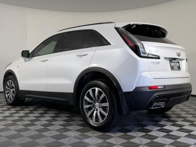 Photo of 2022 Crystal White Tricoat Cadillac XT4