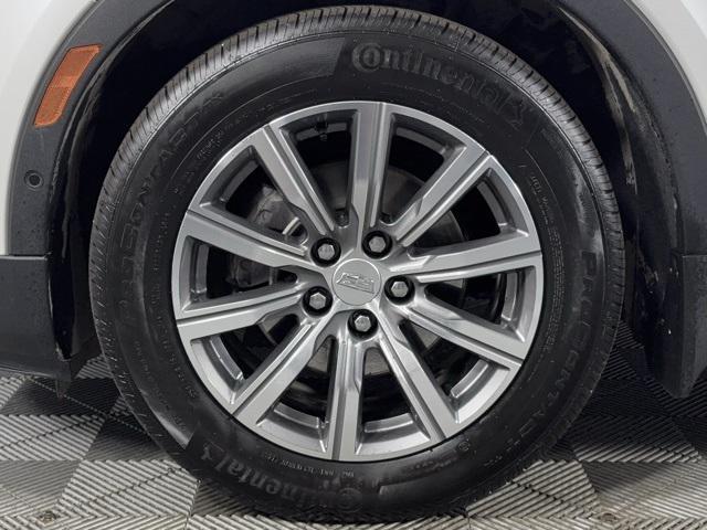 Photo of 2022 Crystal White Tricoat Cadillac XT4