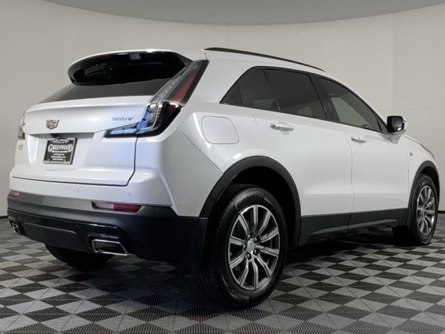 Photo of 2022 Crystal White Tricoat Cadillac XT4
