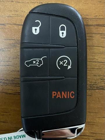 Photo of 2022 Velvet Red Pearlcoat Jeep Compass