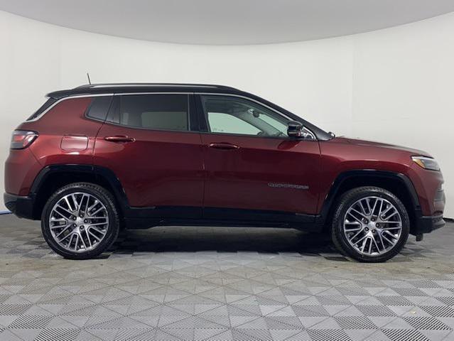 Photo of 2022 Velvet Red Pearlcoat Jeep Compass