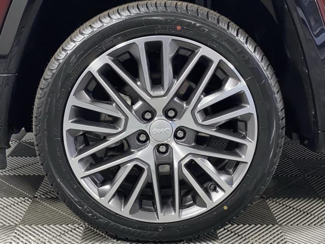 Photo of 2022 Velvet Red Pearlcoat Jeep Compass