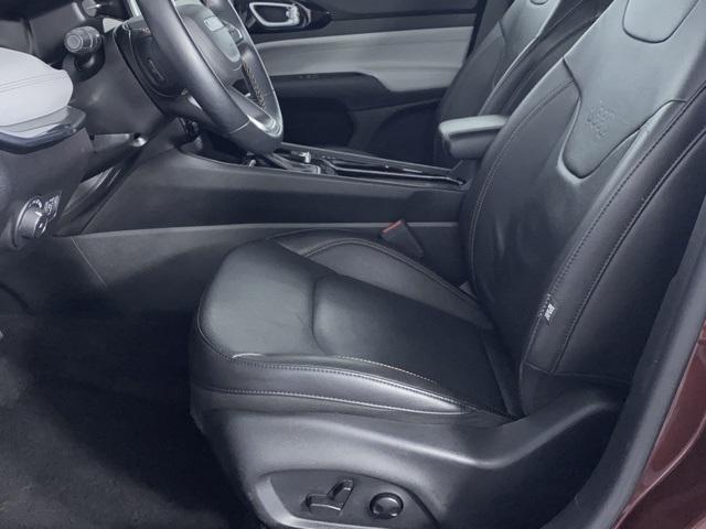 Photo of 2022 Velvet Red Pearlcoat Jeep Compass