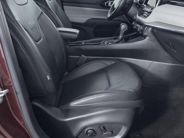 Photo of 2022 Velvet Red Pearlcoat Jeep Compass
