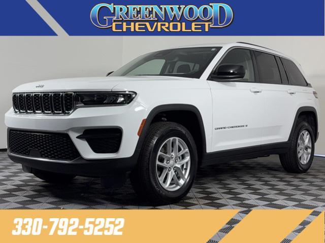 Photo of 2023 Bright White Clearcoat Jeep Grand Cherokee