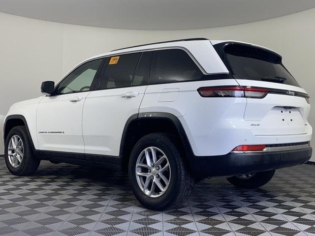 Photo of 2023 Bright White Clearcoat Jeep Grand Cherokee