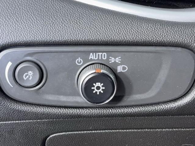 Photo of 2022 Mineral Gray Metallic Chevrolet Malibu