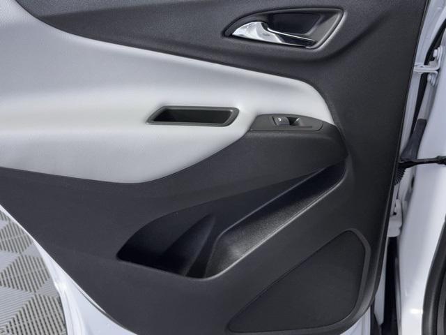 Photo of 2024 Summit White Chevrolet Equinox