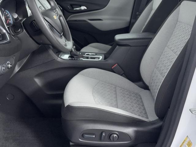 Photo of 2024 Summit White Chevrolet Equinox