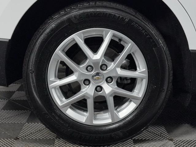 Photo of 2024 Summit White Chevrolet Equinox