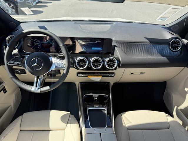 Photo of 2025 Polar White Mercedes-Benz GLA 250