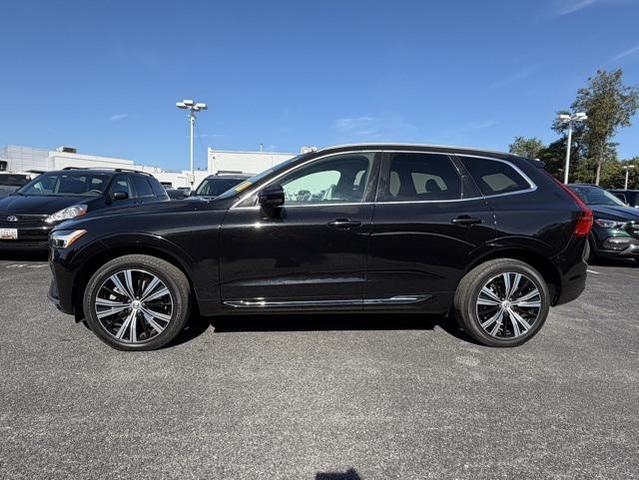 Photo of 2022 Onyx Black Metallic Volvo XC60