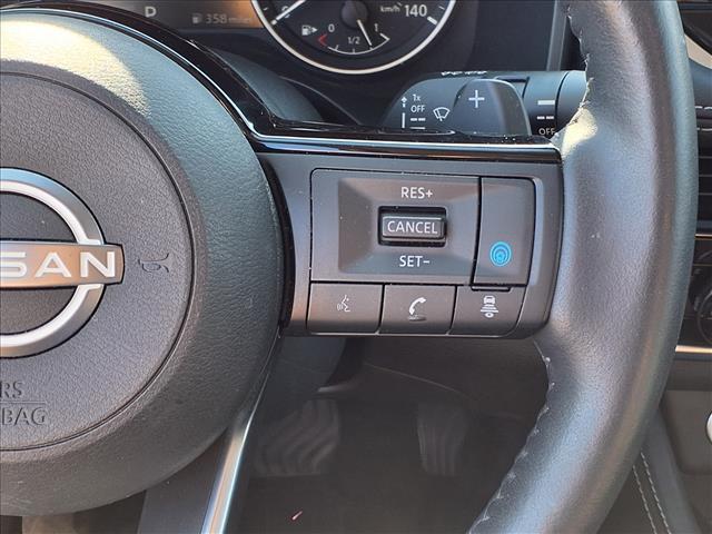Photo of 2023 Pearl White Tricoat Nissan Rogue