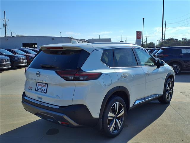 Photo of 2023 Pearl White Tricoat Nissan Rogue