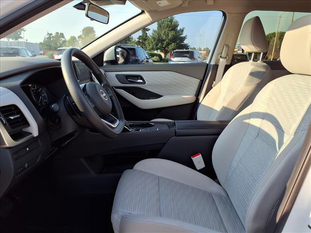 Photo of 2023 Pearl White Tricoat Nissan Rogue
