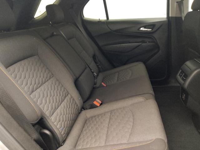 Photo of 2020 Silver Ice Metallic Chevrolet Equinox