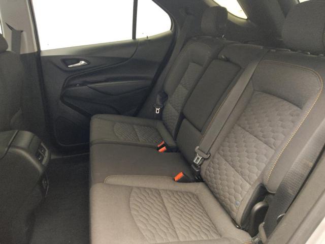 Photo of 2020 Silver Ice Metallic Chevrolet Equinox