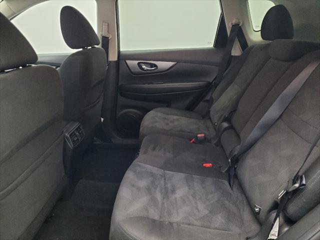 Photo of 2016 Magnetic Black Nissan Rogue