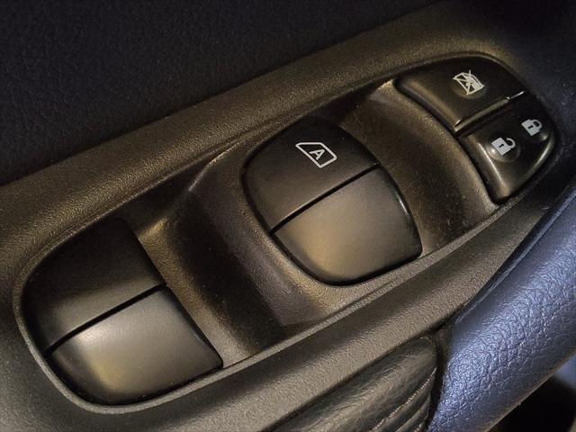 Photo of 2016 Magnetic Black Nissan Rogue