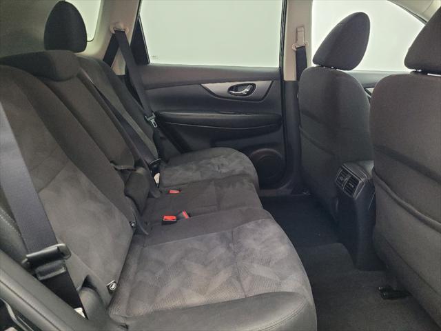 Photo of 2016 Magnetic Black Nissan Rogue