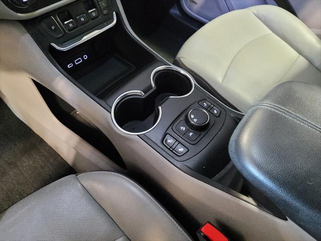 Photo of 2019 Summit White GMC Terrain