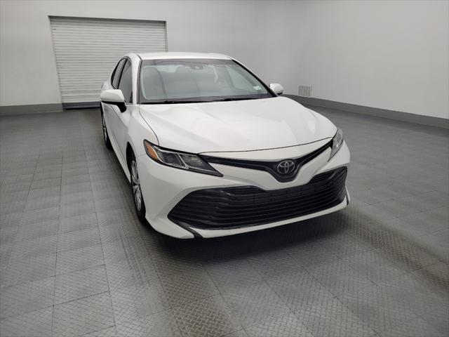 Photo of 2018 Super White Toyota Camry
