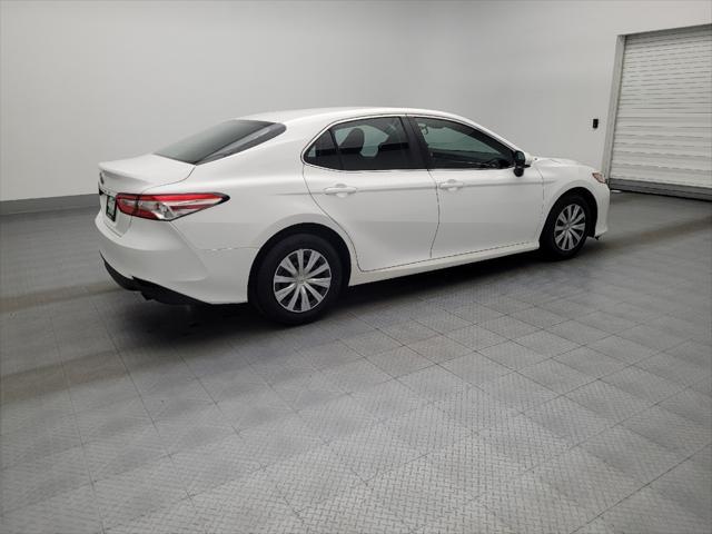 Photo of 2018 Super White Toyota Camry