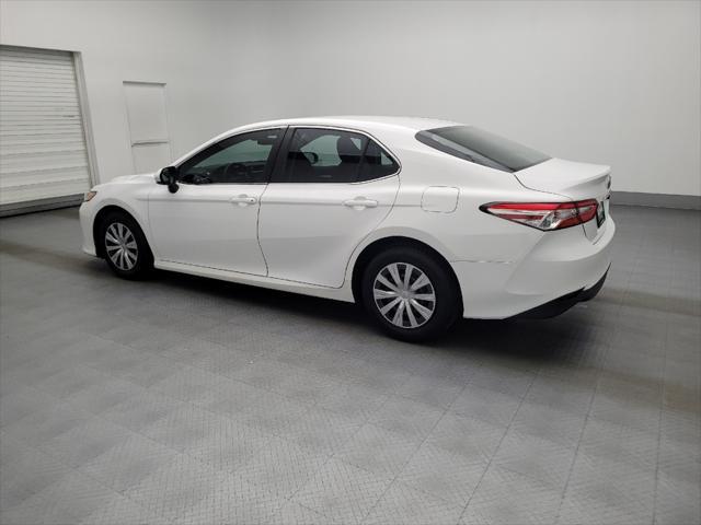 Photo of 2018 Super White Toyota Camry