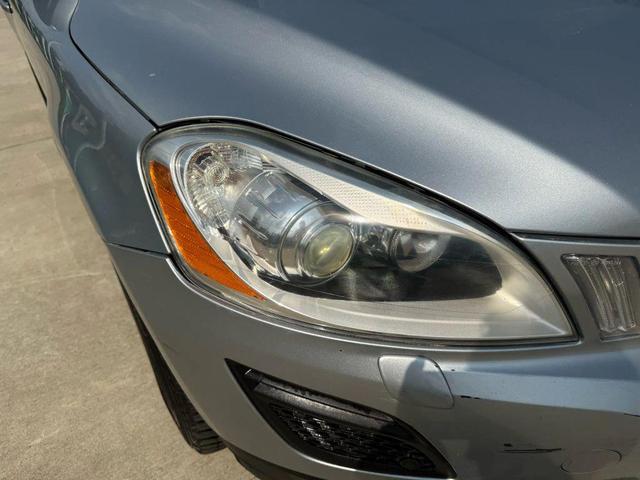 Photo of 2013 Electric Silver Metallic Volvo XC60