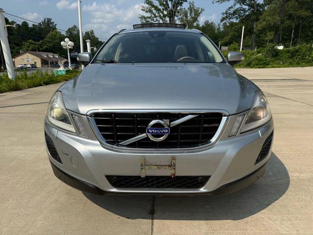 Photo of 2013 Electric Silver Metallic Volvo XC60