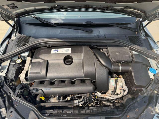 Photo of 2013 Electric Silver Metallic Volvo XC60