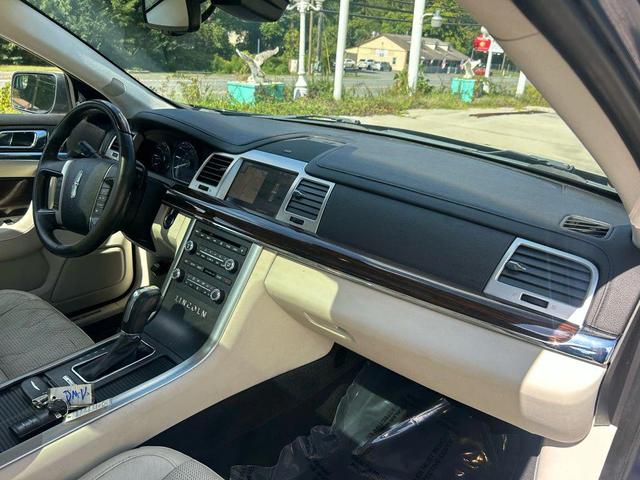 Photo of 2011 Blue Lincoln MKS