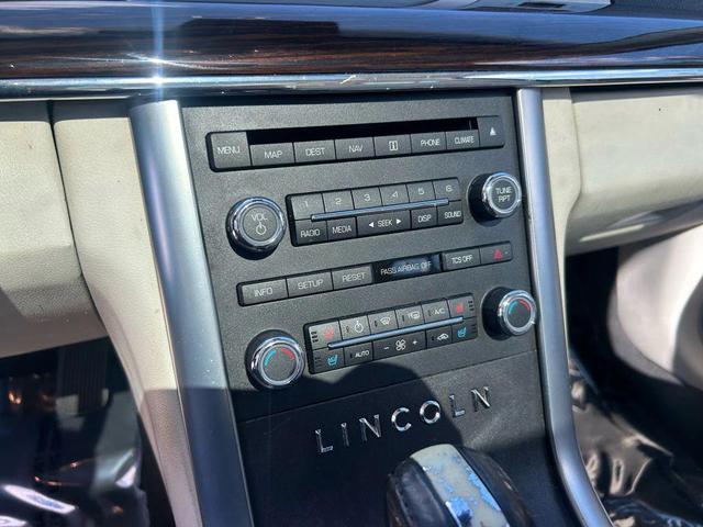 Photo of 2011 Blue Lincoln MKS