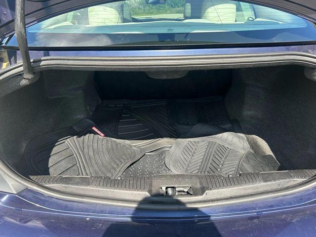 Photo of 2011 Blue Lincoln MKS