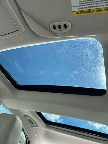 Photo of 2011 Blue Lincoln MKS