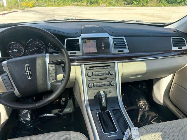 Photo of 2011 Blue Lincoln MKS