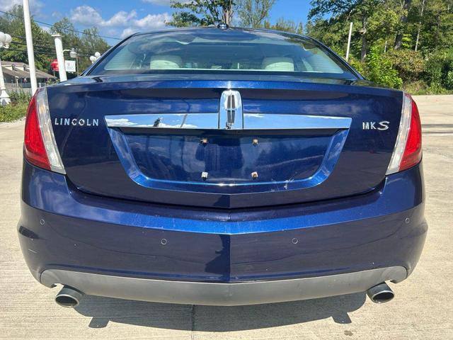 Photo of 2011 Blue Lincoln MKS