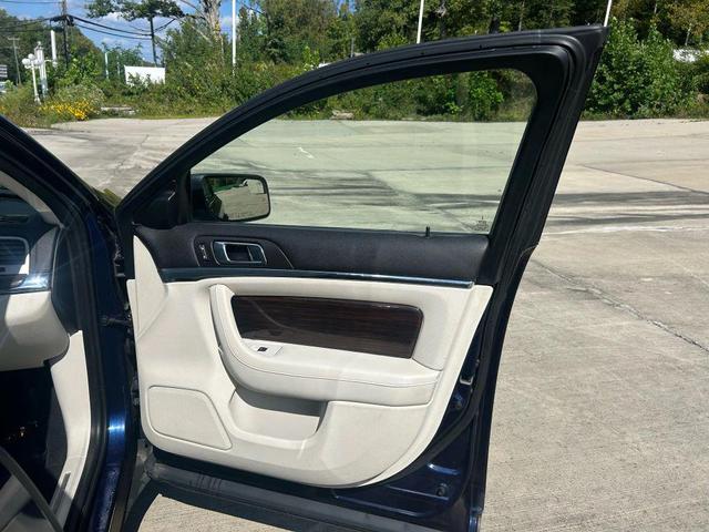 Photo of 2011 Blue Lincoln MKS
