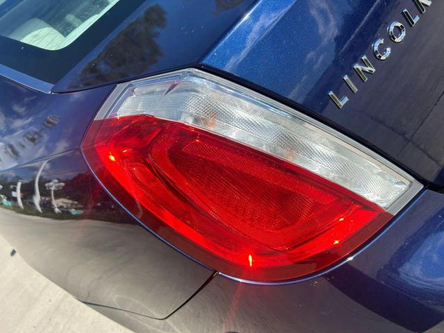 Photo of 2011 Blue Lincoln MKS
