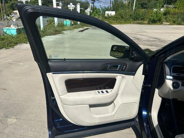 Photo of 2011 Blue Lincoln MKS