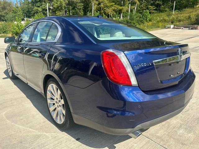 Photo of 2011 Blue Lincoln MKS